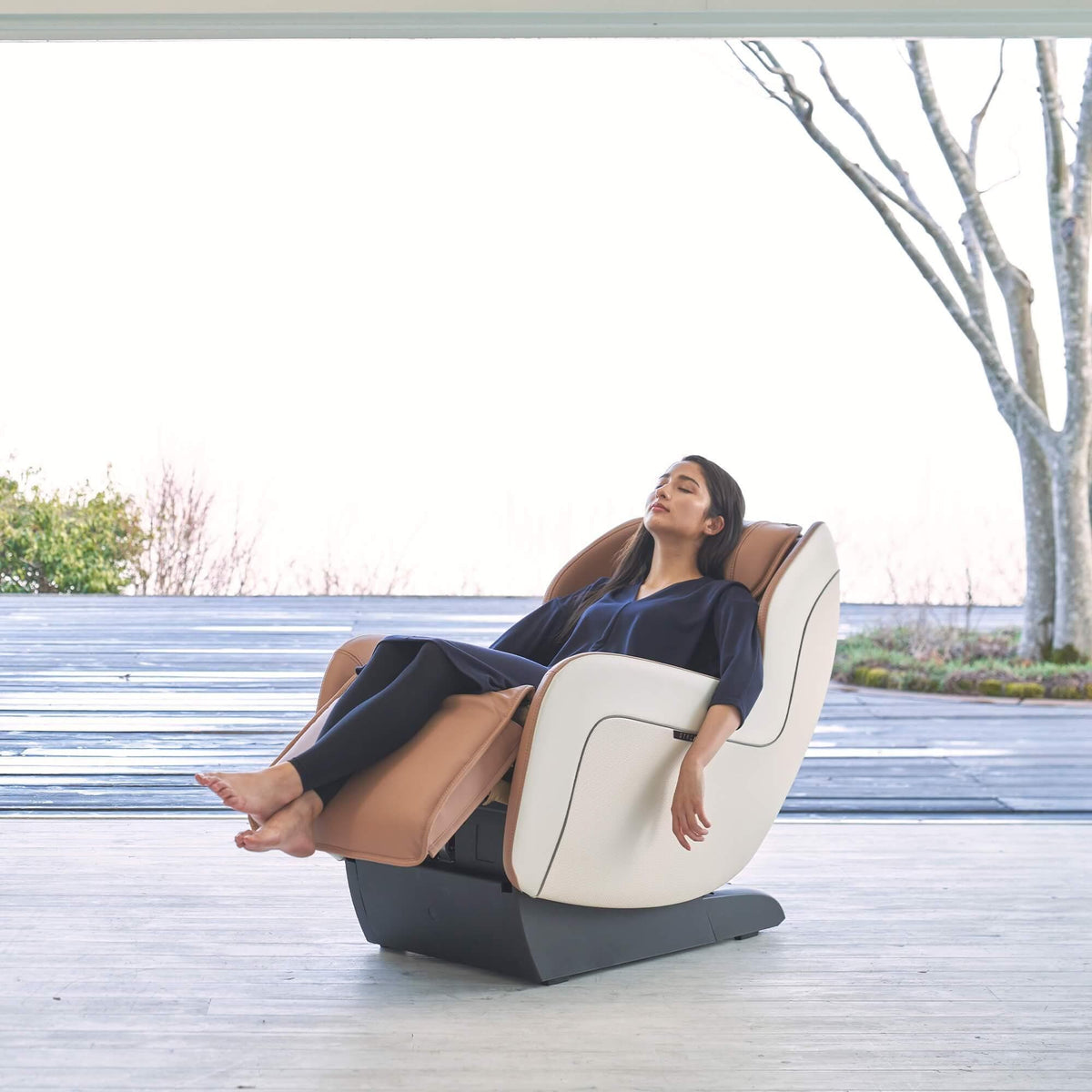 Synca CirC Plus Massage Chair - Comfort and Style