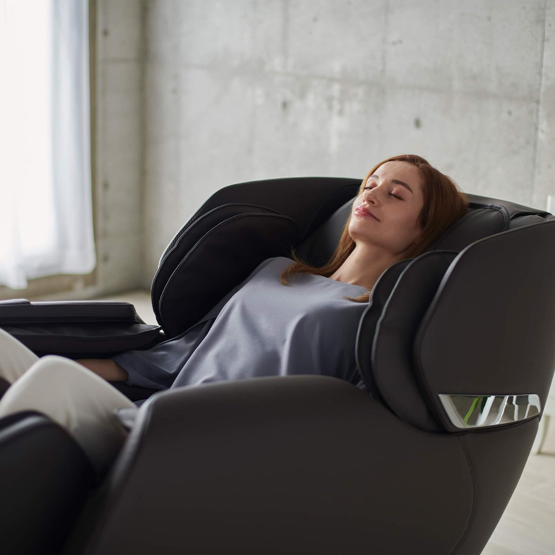 Synca Hisho SL Track Heated Deluxe Zero Gravity Massage Chair