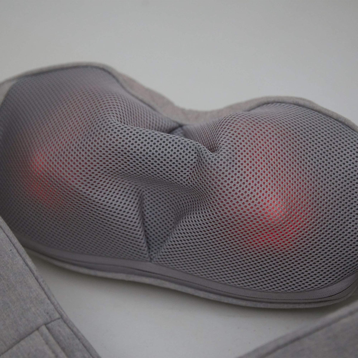 Synca Quzy - Premium Wireless Neck and Shoulder Massager